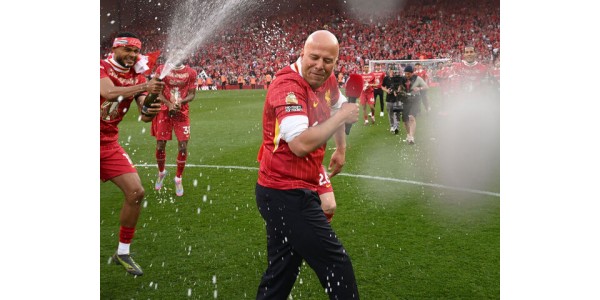 Arne Slot izražava zahvalnost Jürgenu Kloppu Arne Slot izražava zahvalnost Jürgenu Kloppu